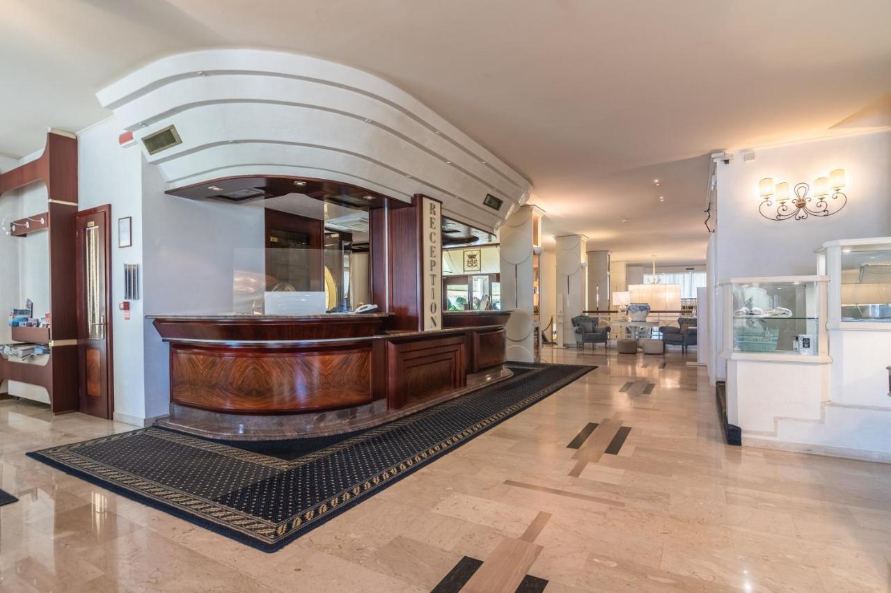 לידו די ג'סולו Hotel Anthony מראה חיצוני תמונה