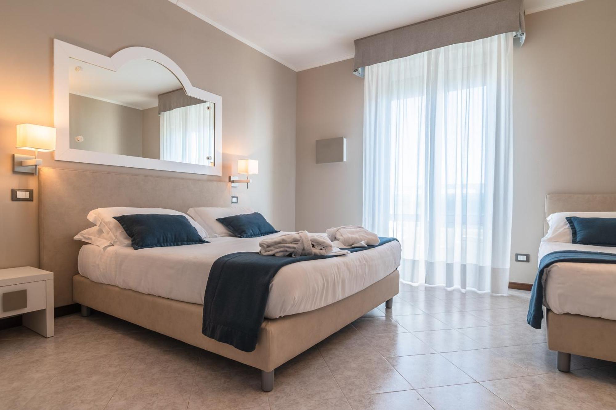 לידו די ג'סולו Hotel Anthony חדר תמונה
