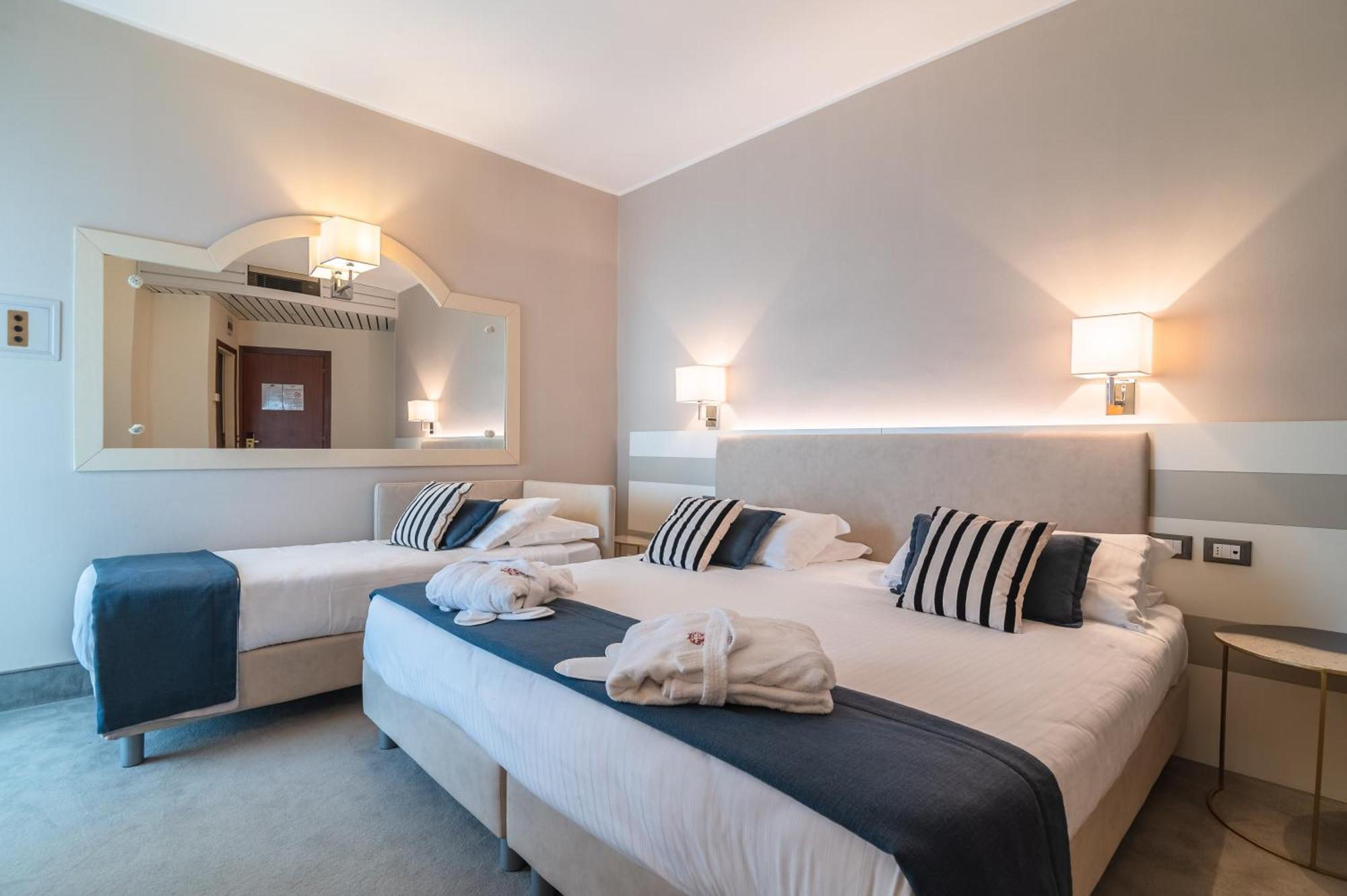 לידו די ג'סולו Hotel Anthony חדר תמונה
