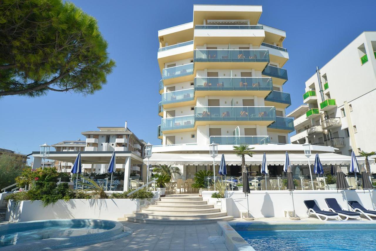 לידו די ג'סולו Hotel Anthony מראה חיצוני תמונה