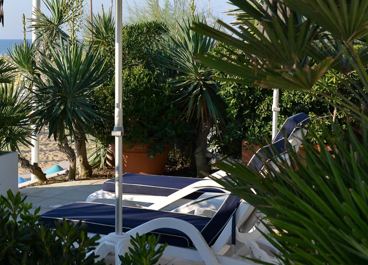 לידו די ג'סולו Hotel Anthony מראה חיצוני תמונה